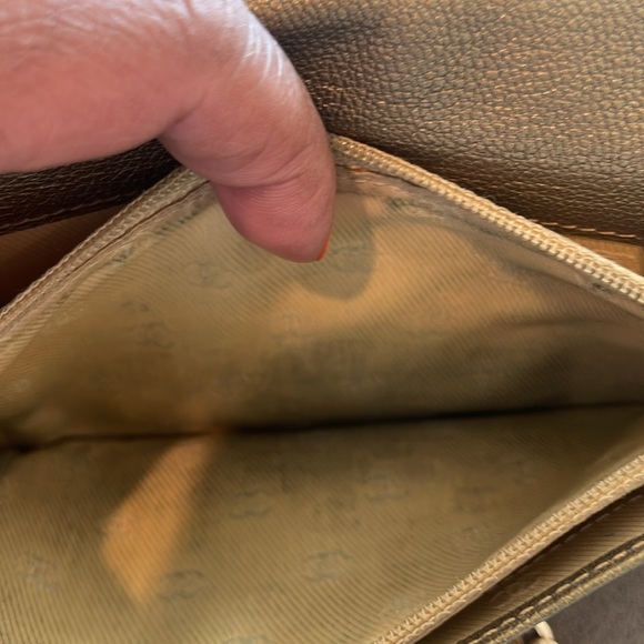 Chanel Vintage Metallic Gold Bifold Wallet - Picture 11 of 13